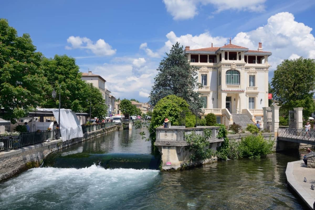La mairie de L’Isle-sur-la-Sorgue