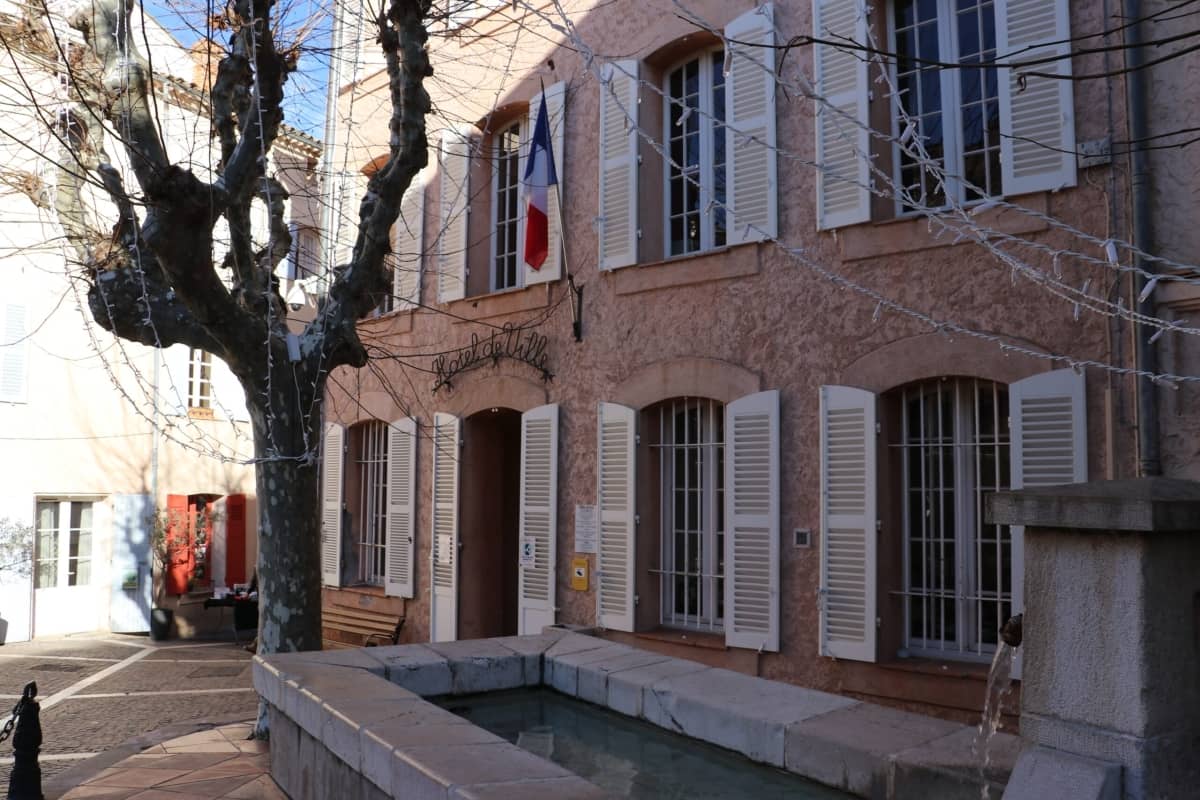 La mairie de Roquebrune-sur-Argens